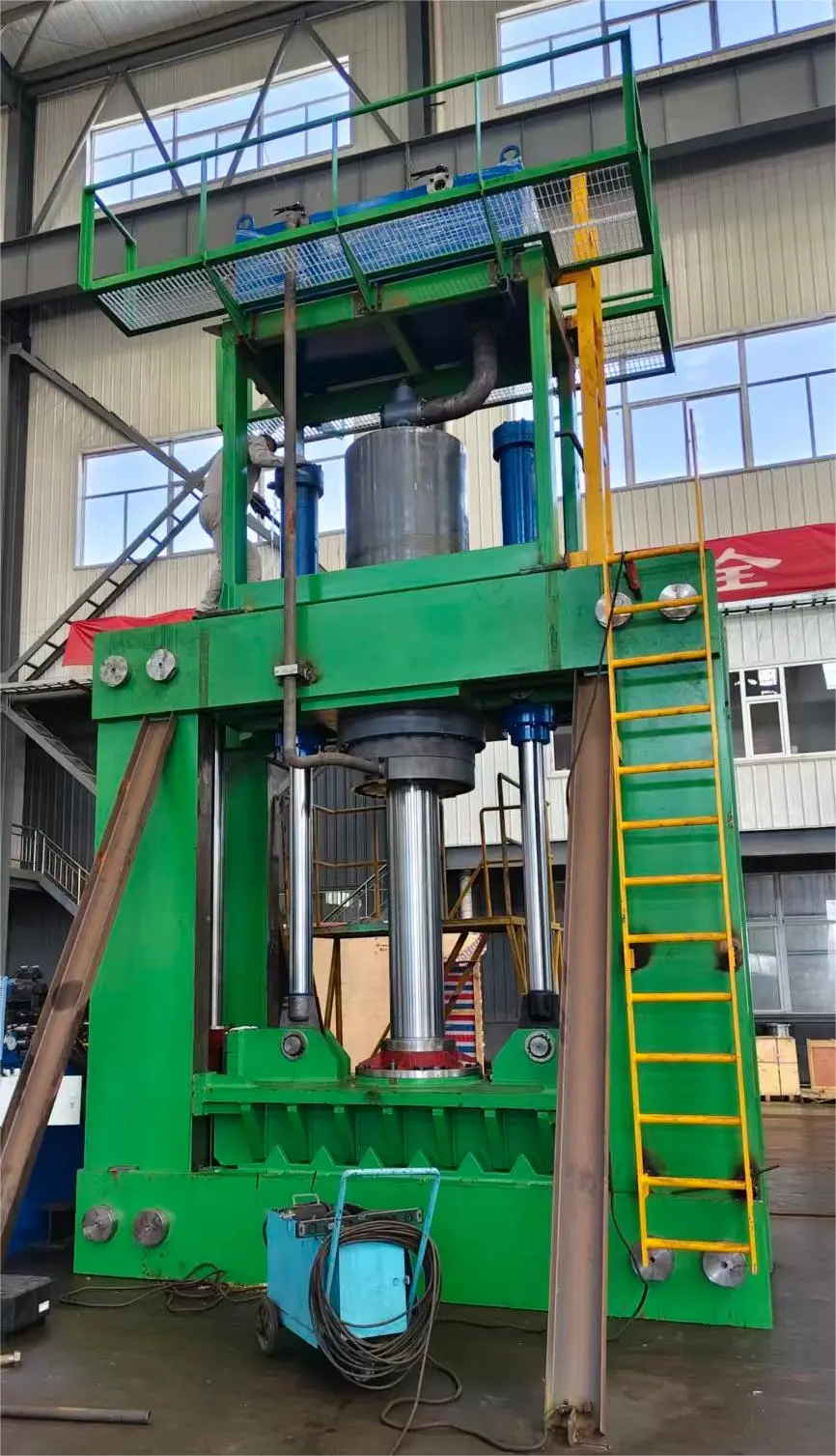 PIPE BREAKING MACHINE